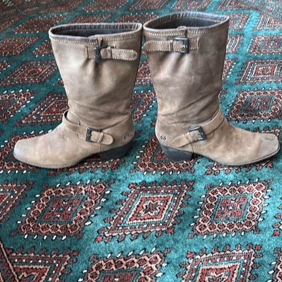 Born Water Repellant Suede Boots - Picture 4 of 16